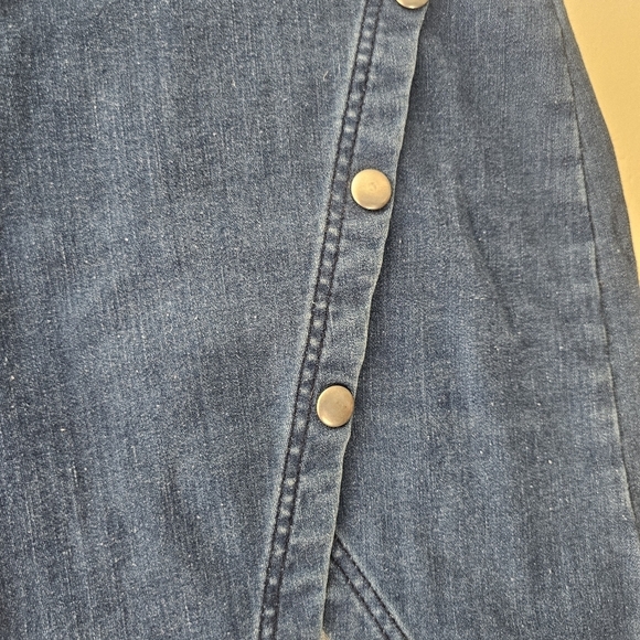 Free People Women's Blue Notched Front Wrap Button Denim Mini Skirt - Picture 4 of 5